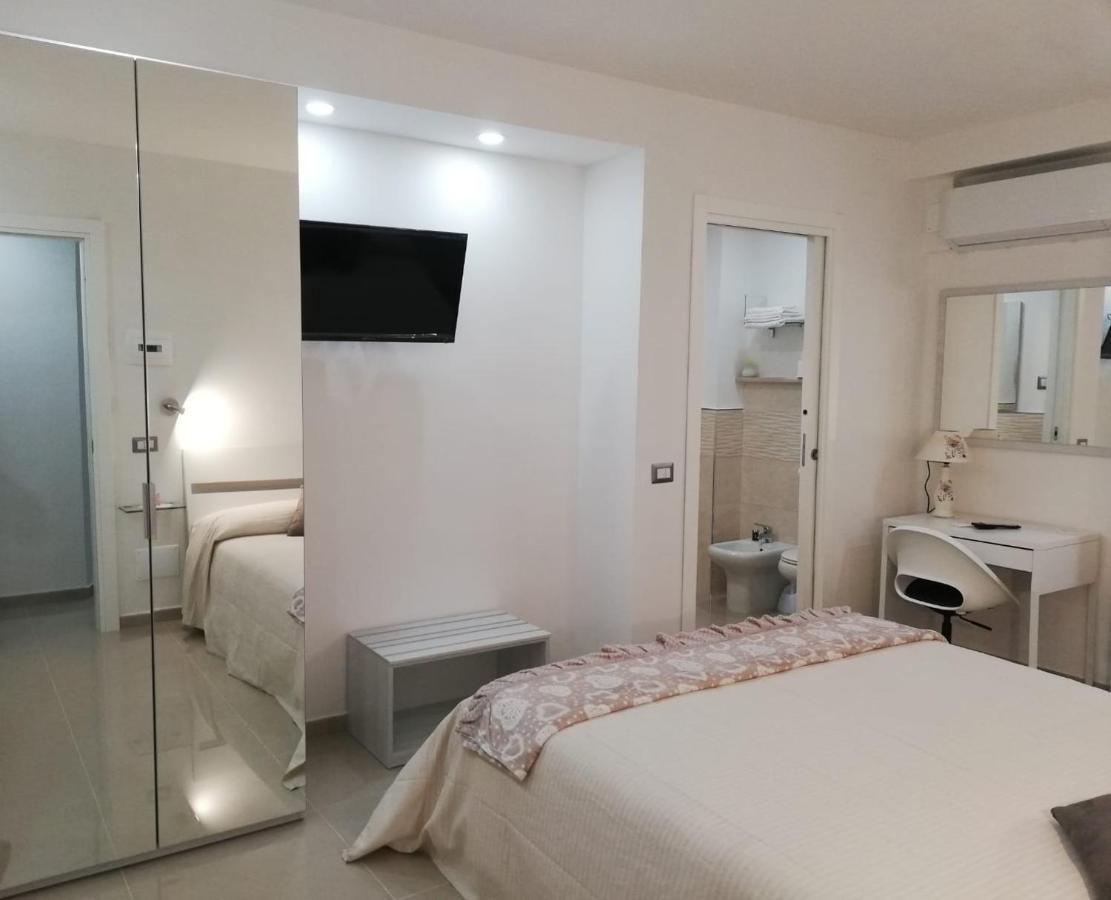 B&B Oplonti Resort 托雷安农齐亚塔 外观 照片